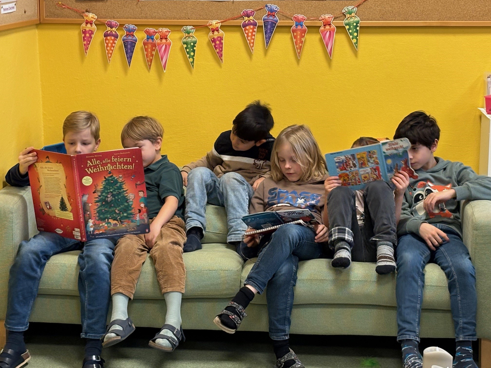 Weihnachtliche Lesestunde mit den Partnerkindern